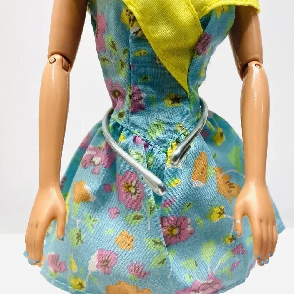 MATTEL BARBIE Doll Blond Hair Articulated Elbow Knees Earrings Dress 12